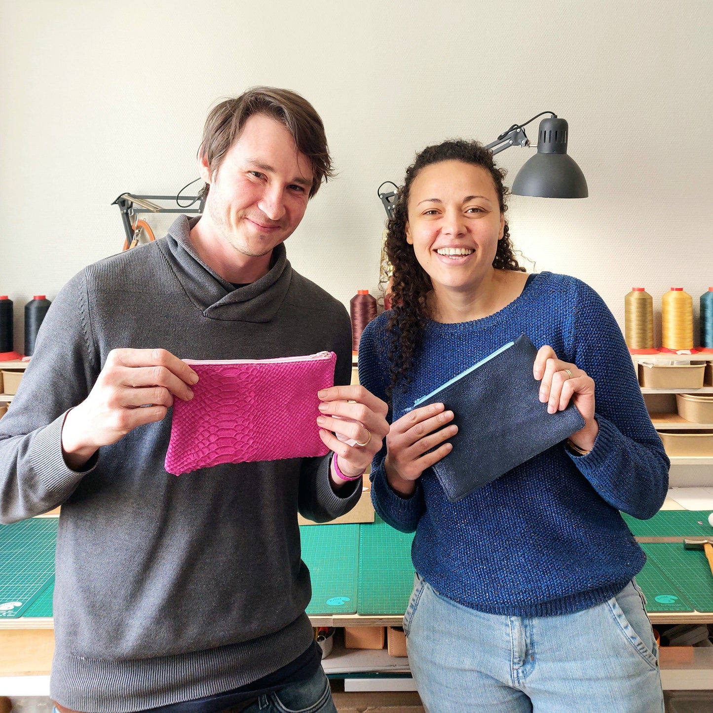 Carte cadeau atelier imaginez votre pochette en cuir