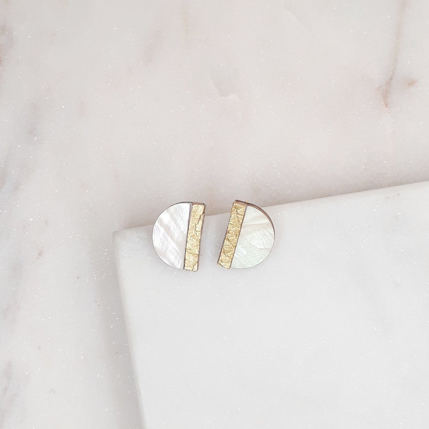 BOUCLES D'OREILLES COCO CUIR & NACRE