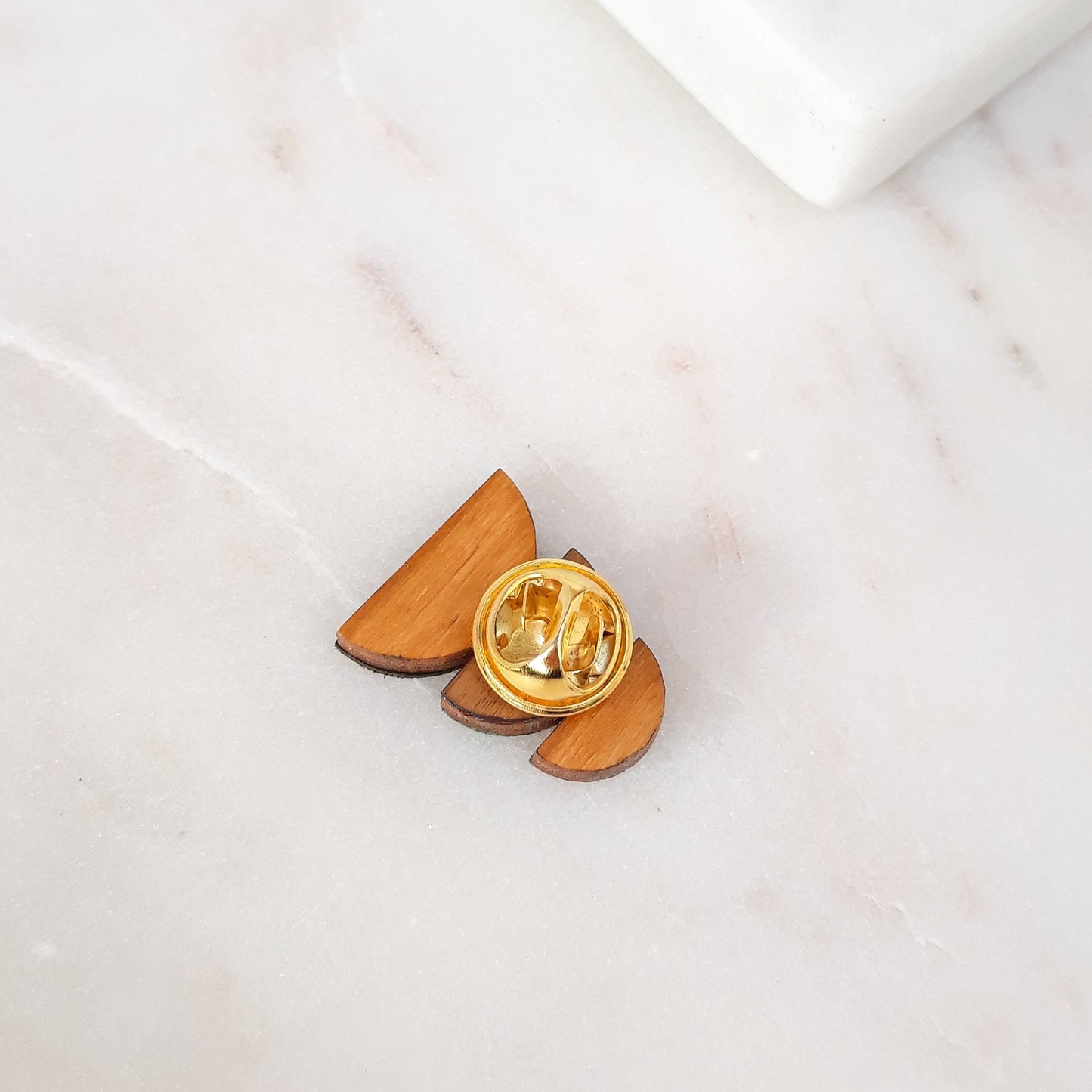bijoux, bijou, bijoux en cuir, boucles d'oreilles, bijoux bois, bijoux recyclés, bijoux eco responsable, bijoux créateurs, cuir, accessoires mode, made in France, upcyling, zero dechet, bijou femme, nouvelle collection, bijoux fantaisie, bijoux nacre, fait main, créateurs français, design Français, créateur de mode, jewels, jewelry, jewellery, fashion,