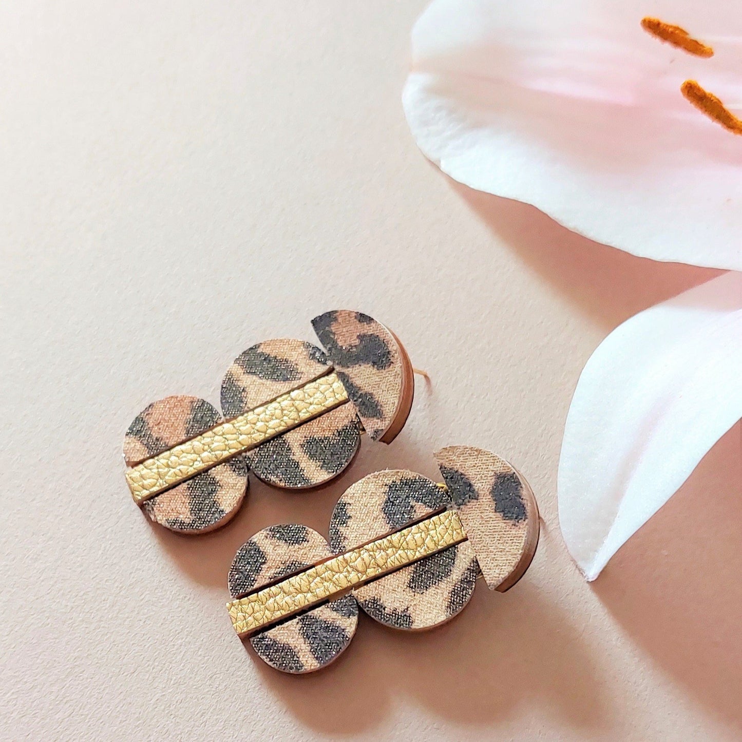 BOUCLES D'OREILLES MI CUIR MIX